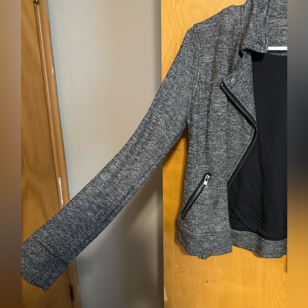 Small Gray Dex Jacket - Picture 2 of 4